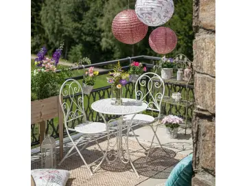 3 tlg. Bistroset “White Romance” aus Metall, weiß, Gartenmöbel Tisch + 2 Stühle